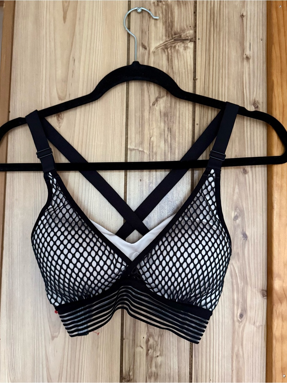 Victoria's Secret Black Mesh Crisscross Sports Bra 36c